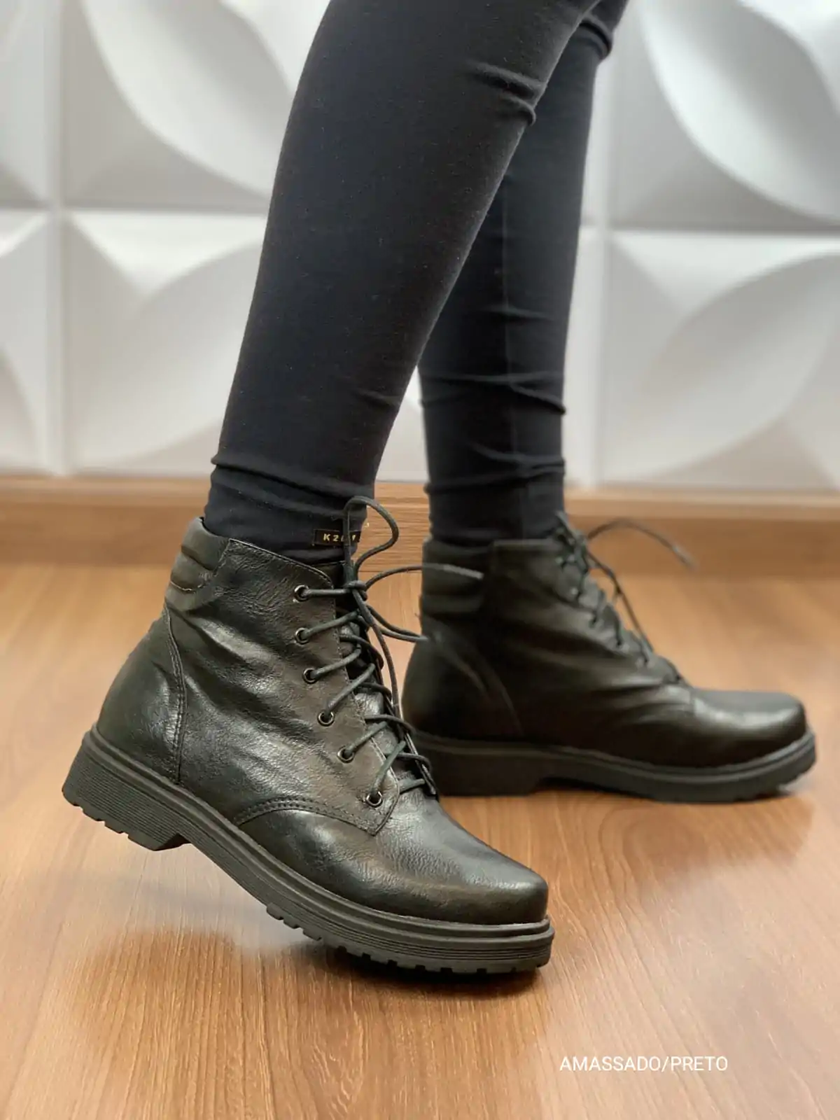 Bota de Couro Legítimo Preta