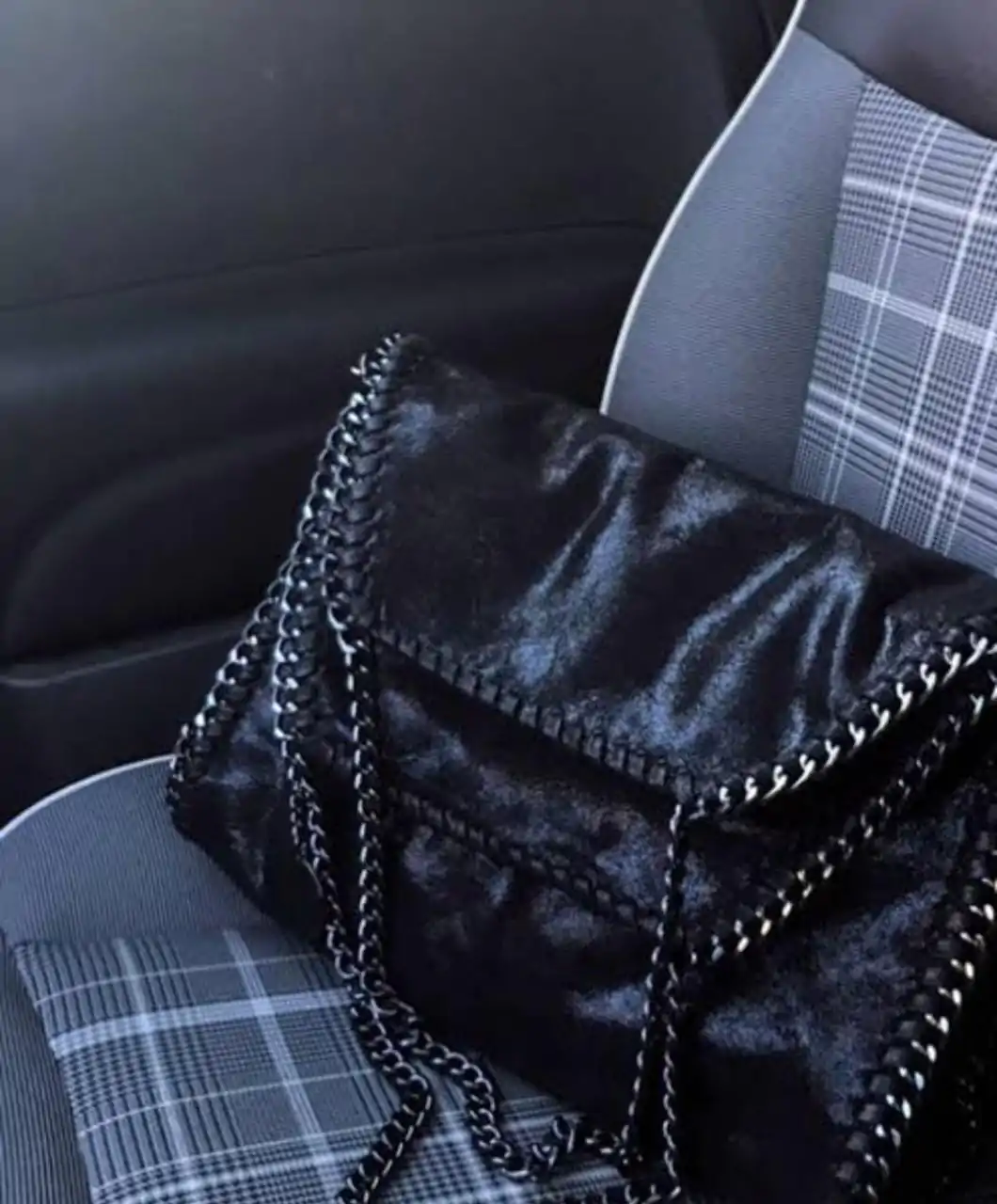 Bolsa em Couro Preta Alça Preta