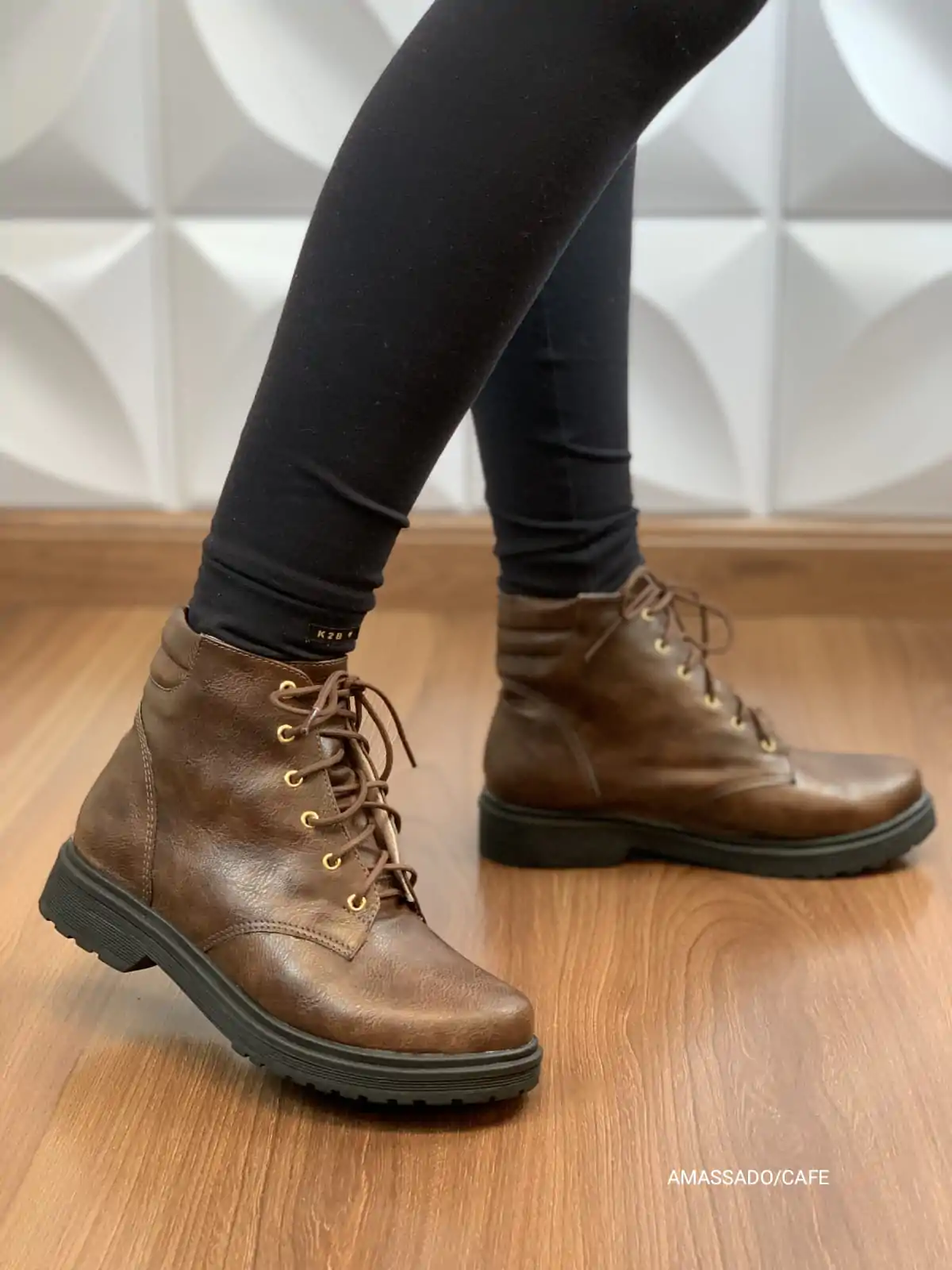 Bota de Couro Legítimo Marrom