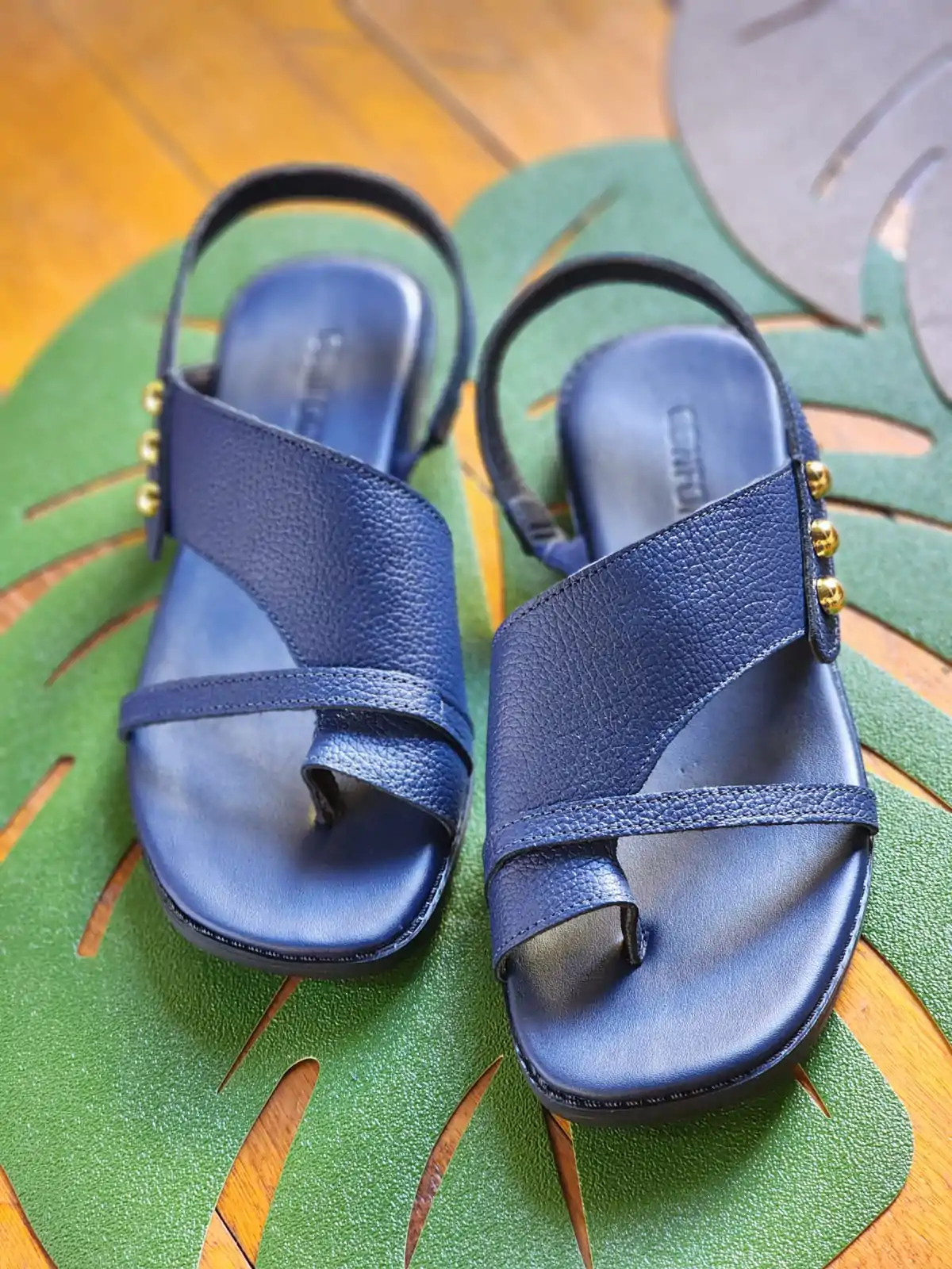 Sandália em Couro Primavera Verão Linha Confort Azul